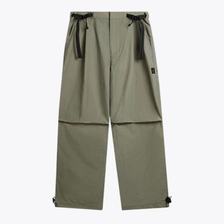 Full view of the nylon outdoor tactical pants in green, demonstrating the modern and versatile design for outdoor enthusiasts